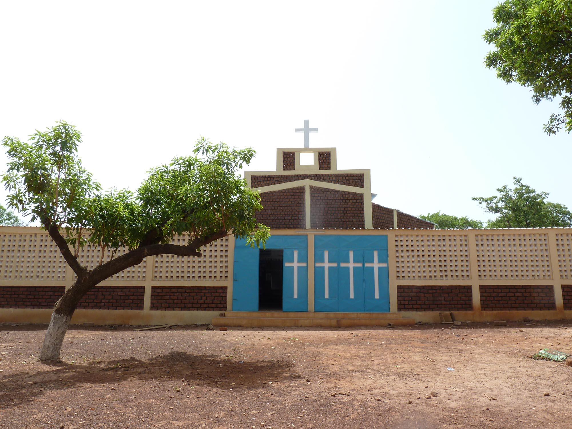 2014: Realizzazione tetto della chiesa di Koundougou